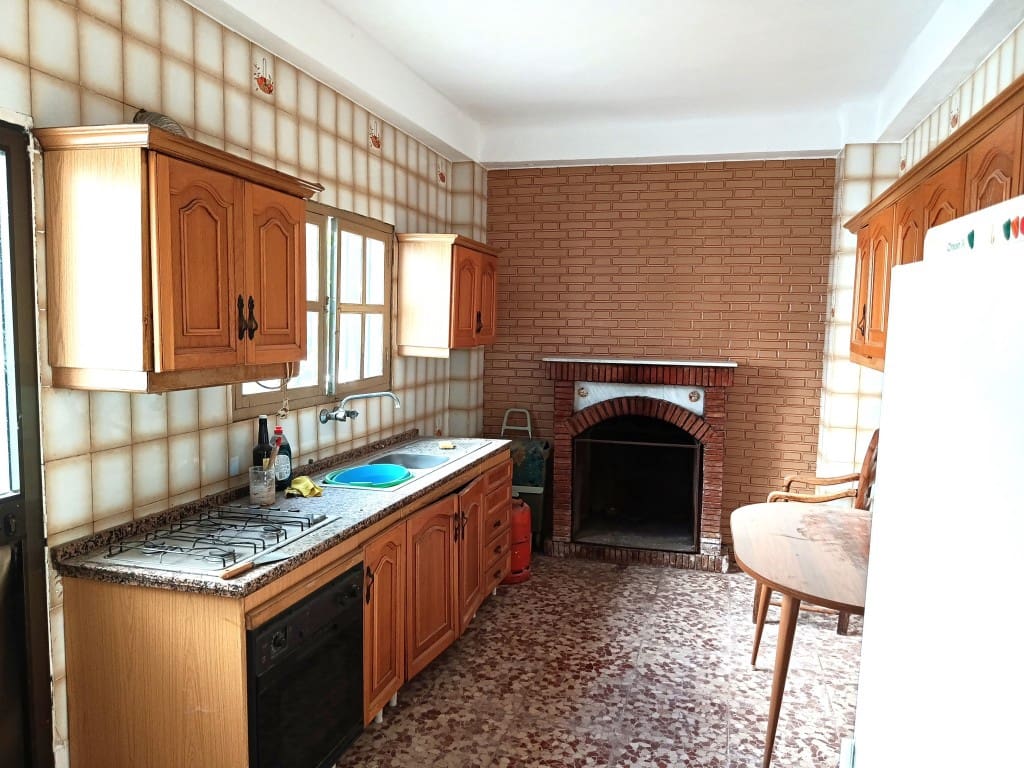 10 sovrum Hus till salu i Fuente-Tojar med garage - 109 000 € (Ref: 10149339)