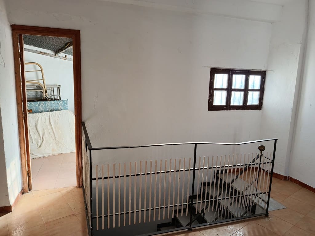10 sovrum Hus till salu i Fuente-Tojar med garage - 109 000 € (Ref: 10149339)