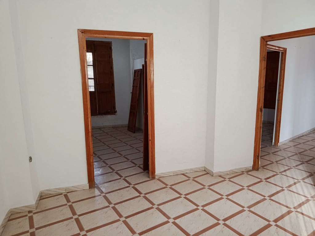 10 sovrum Hus till salu i Fuente-Tojar med garage - 109 000 € (Ref: 10149339)