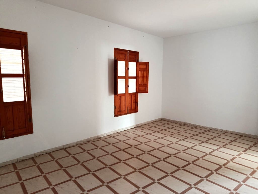 10 sovrum Hus till salu i Fuente-Tojar med garage - 109 000 € (Ref: 10149339)