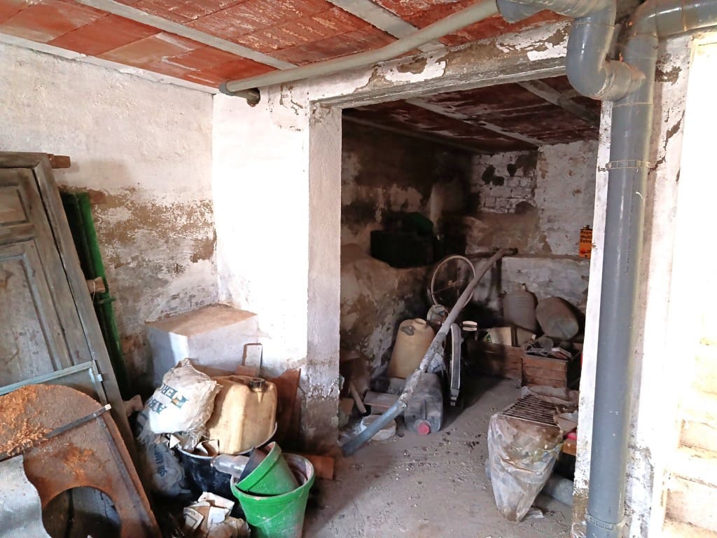 10 sovrum Hus till salu i Fuente-Tojar med garage - 109 000 € (Ref: 10149339)