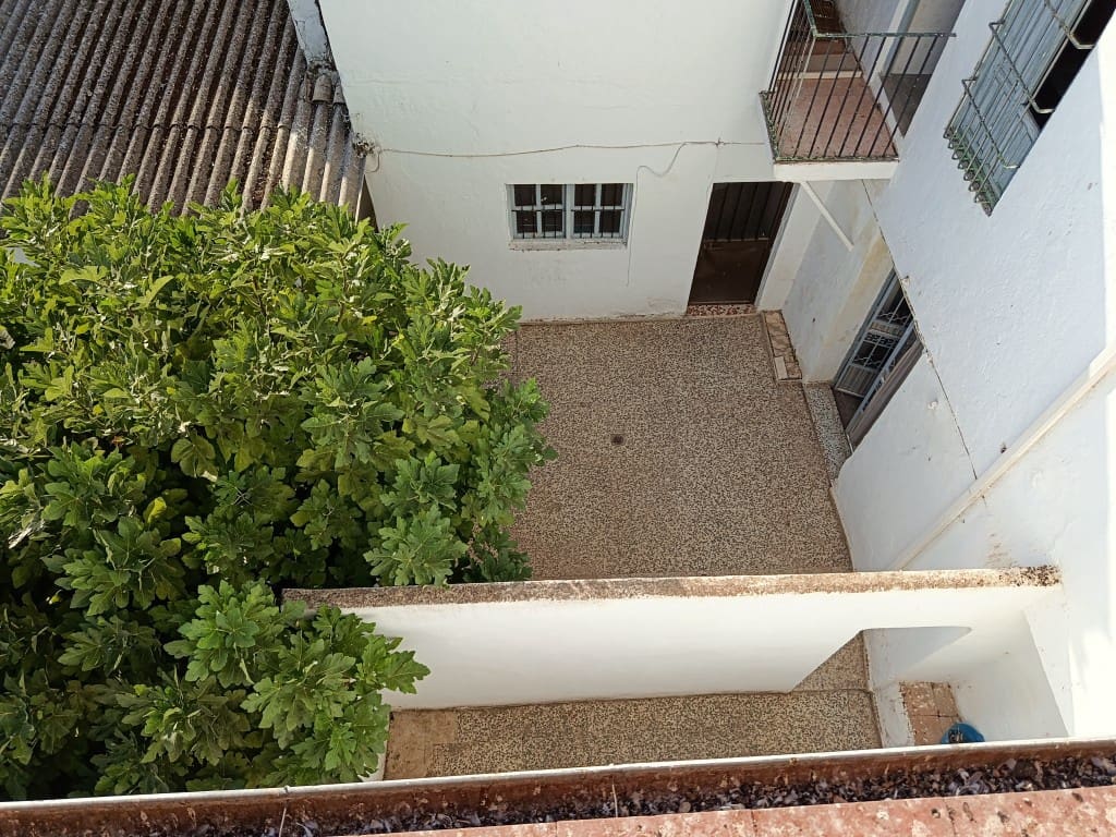 10 sovrum Hus till salu i Fuente-Tojar med garage - 109 000 € (Ref: 10149339)
