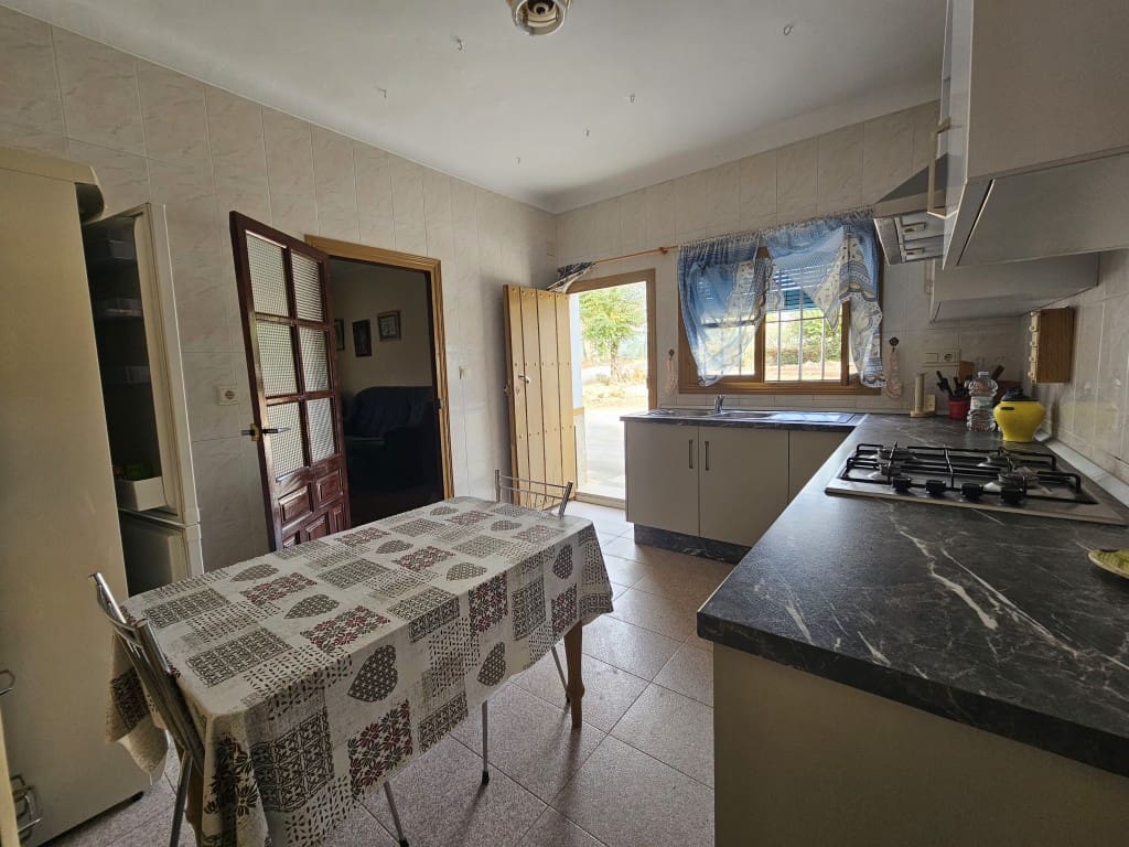6 chambre Finca/Maison de Campagne à vendre à Cabra - 150 000 € (Ref: 10162094)