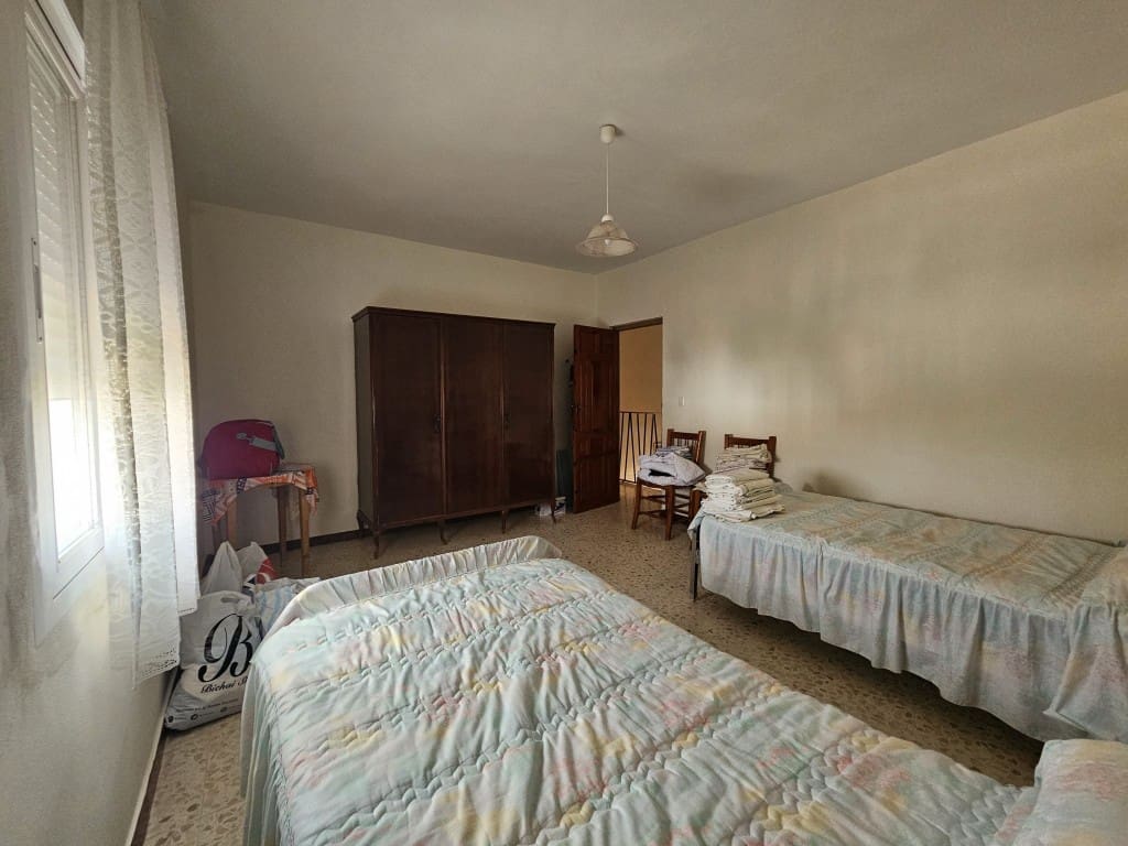6 chambre Finca/Maison de Campagne à vendre à Cabra - 150 000 € (Ref: 10162094)