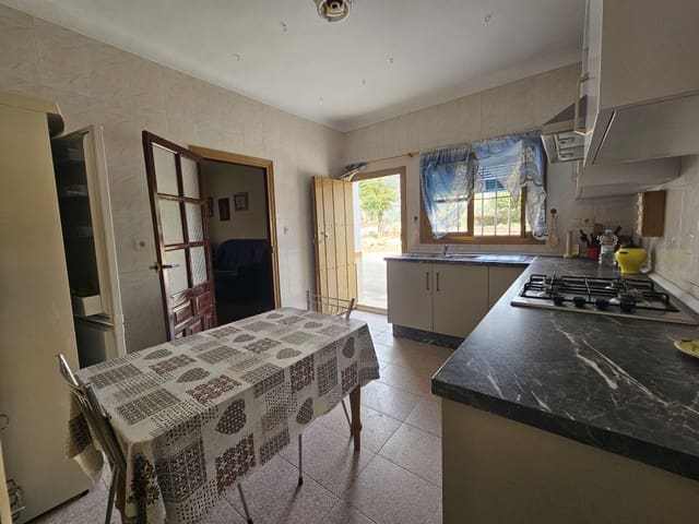 6 soveværelse Finca/Landehus til salg i Cabra - € 150.000 (Ref: 10162094)