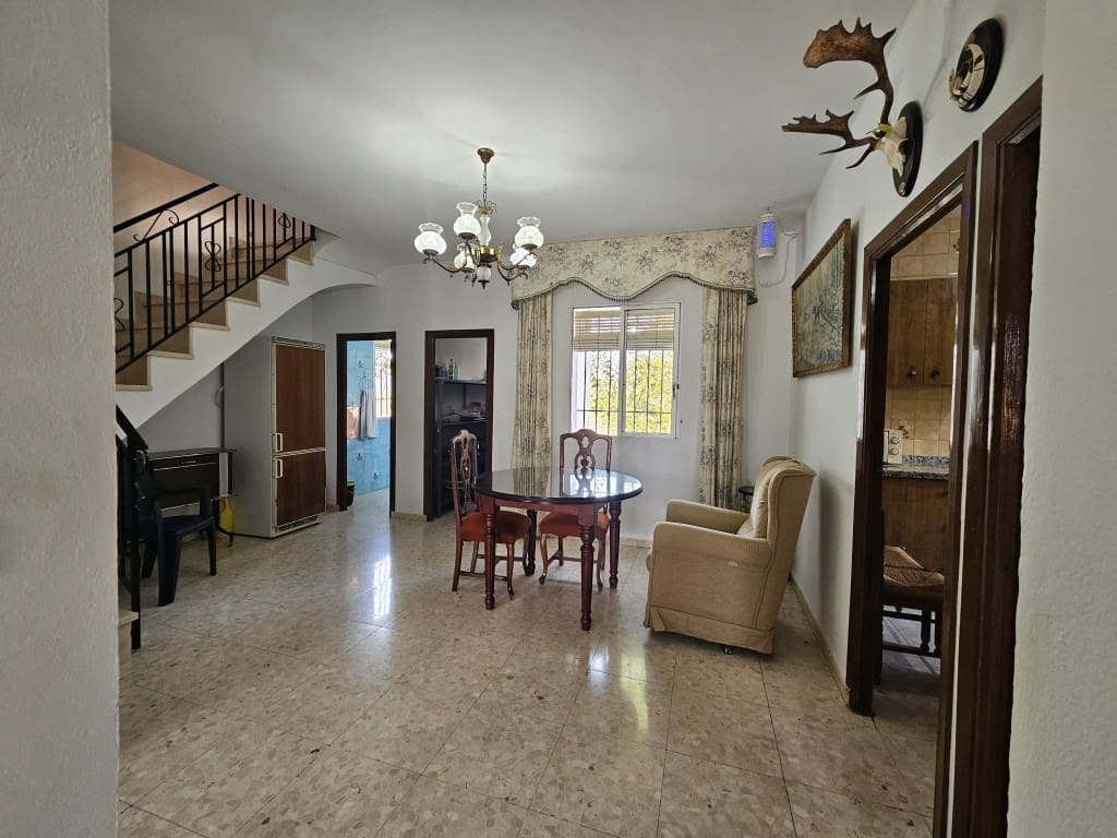 4 chambre Finca/Maison de Campagne à vendre à Cabra avec garage - 149 000 € (Ref: 10162095)