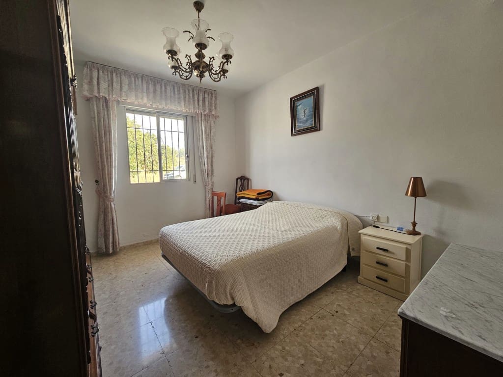 4 chambre Finca/Maison de Campagne à vendre à Cabra avec garage - 149 000 € (Ref: 10162095)