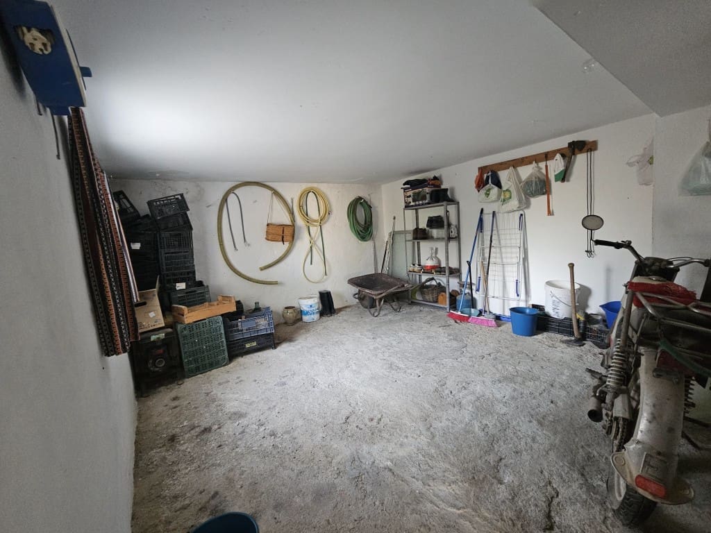 4 chambre Finca/Maison de Campagne à vendre à Cabra avec garage - 149 000 € (Ref: 10162095)