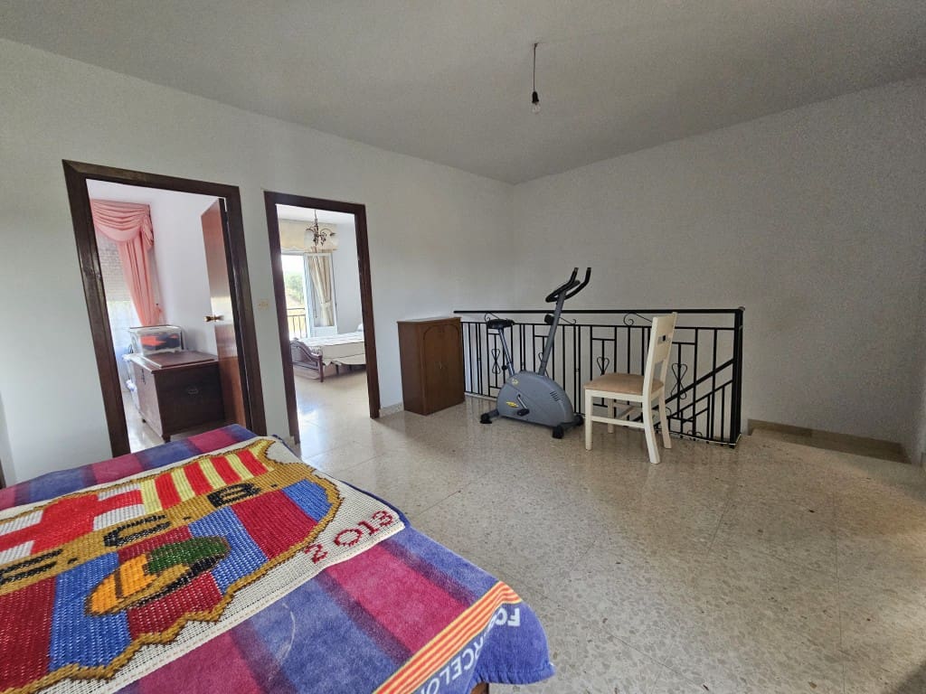 4 chambre Finca/Maison de Campagne à vendre à Cabra avec garage - 149 000 € (Ref: 10162095)
