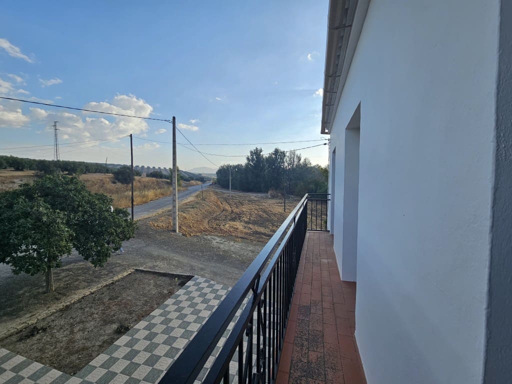 4 chambre Finca/Maison de Campagne à vendre à Cabra avec garage - 149 000 € (Ref: 10162095)