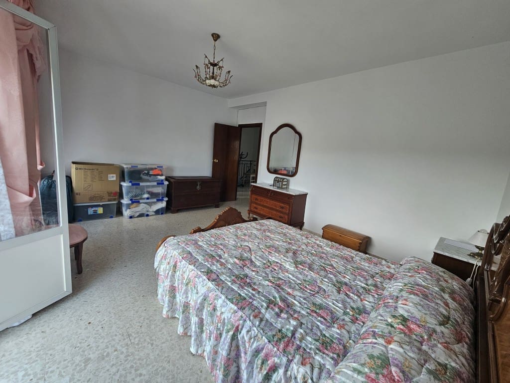 4 chambre Finca/Maison de Campagne à vendre à Cabra avec garage - 149 000 € (Ref: 10162095)