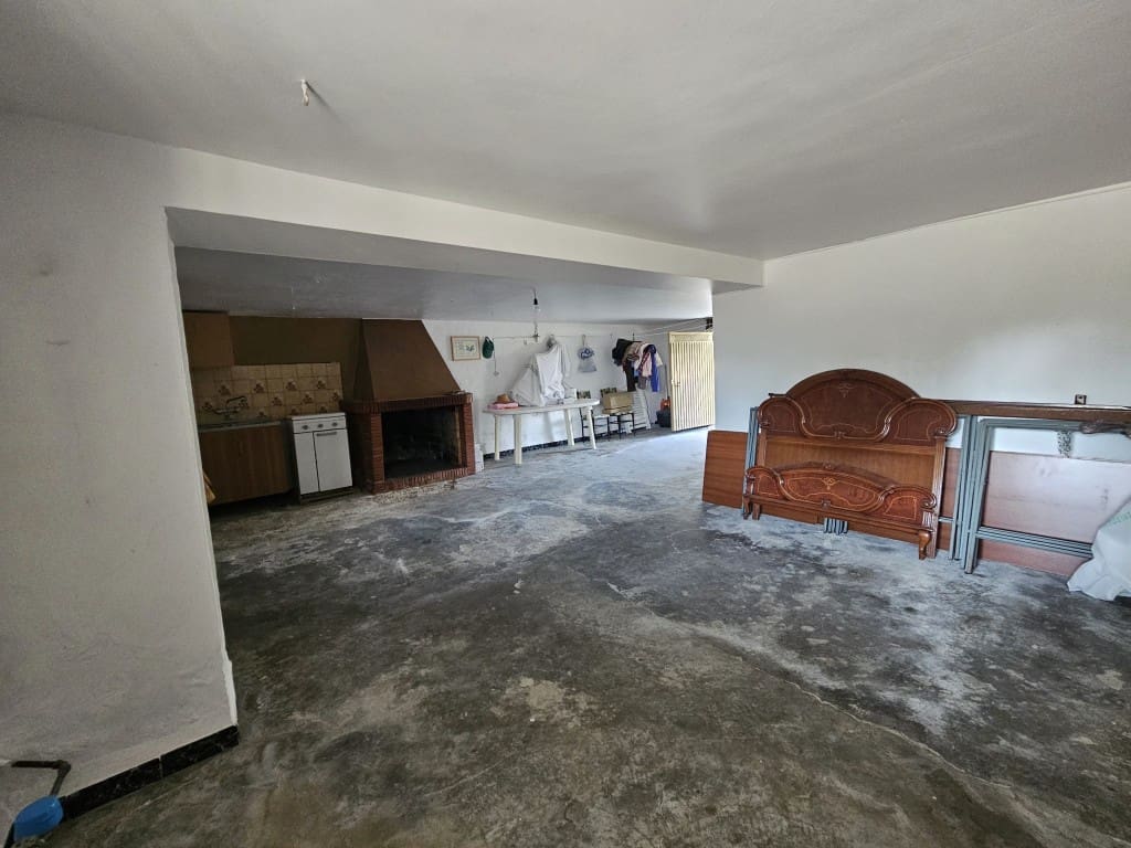4 chambre Finca/Maison de Campagne à vendre à Cabra avec garage - 149 000 € (Ref: 10162095)