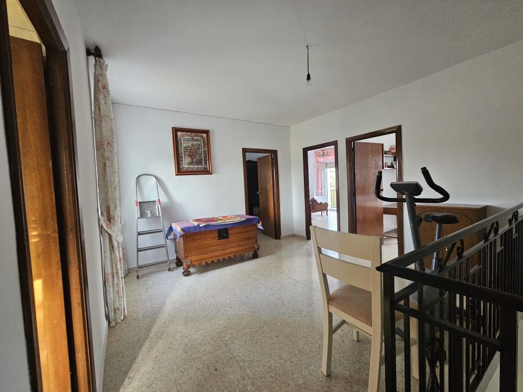 4 chambre Finca/Maison de Campagne à vendre à Cabra avec garage - 149 000 € (Ref: 10162095)