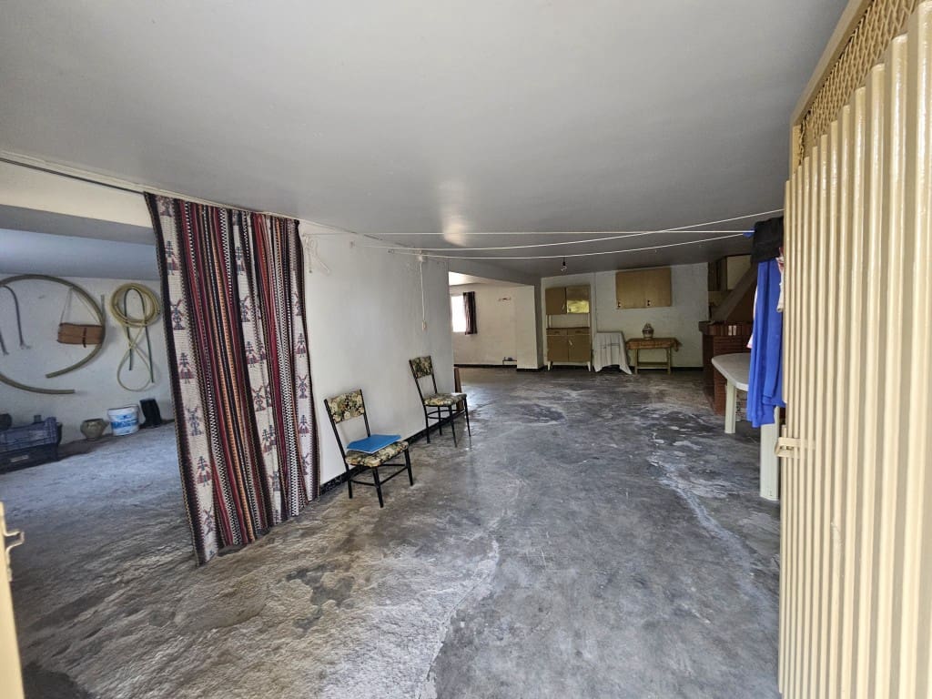 4 chambre Finca/Maison de Campagne à vendre à Cabra avec garage - 149 000 € (Ref: 10162095)