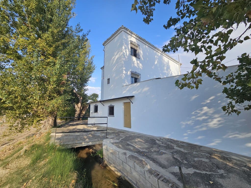 4 chambre Finca/Maison de Campagne à vendre à Cabra avec garage - 149 000 € (Ref: 10162095)