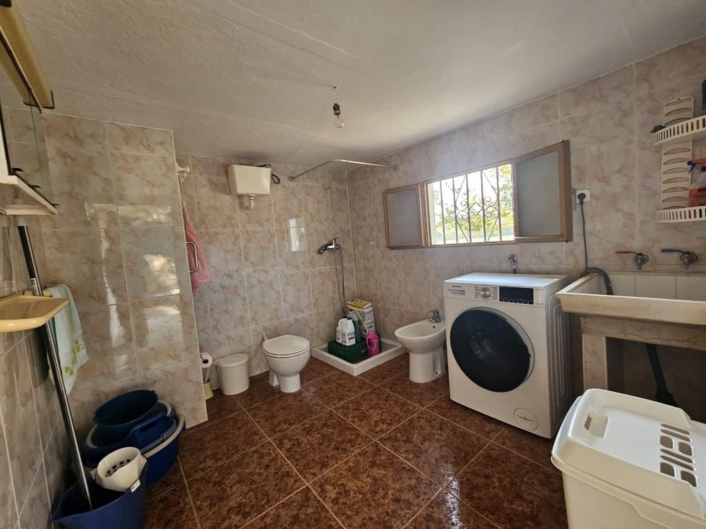4 chambre Finca/Maison de Campagne à vendre à Cabra avec garage - 149 000 € (Ref: 10162095)