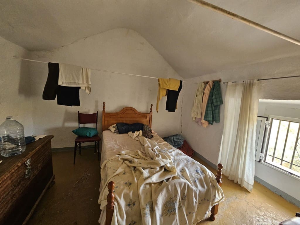 5 soveværelse Finca/Landehus til salg i Cabra med garage - € 99.000 (Ref: 10162096)
