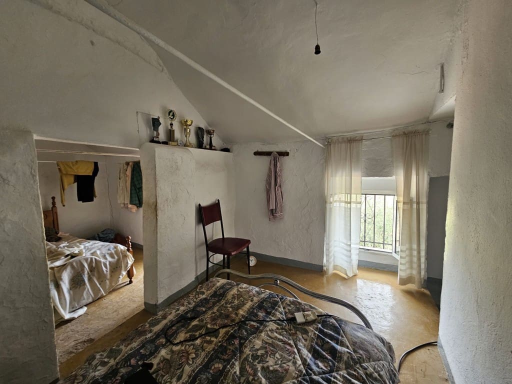 5 soveværelse Finca/Landehus til salg i Cabra med garage - € 99.000 (Ref: 10162096)