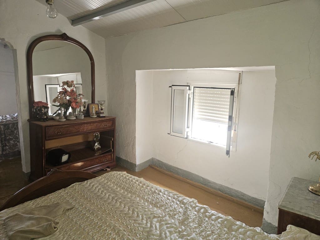 5 soveværelse Finca/Landehus til salg i Cabra med garage - € 99.000 (Ref: 10162096)