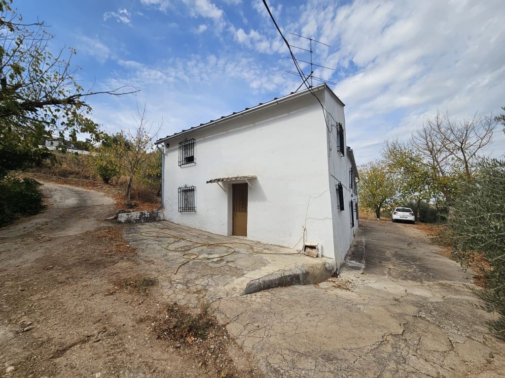 5 soveværelse Finca/Landehus til salg i Cabra med garage - € 99.000 (Ref: 10162096)