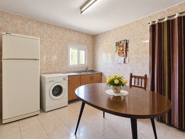 5 soveværelse Finca/Landehus til salg i Cabra med garage - € 99.000 (Ref: 10162096)