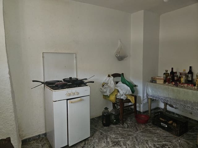 5 soveværelse Finca/Landehus til salg i Cabra med garage - € 99.000 (Ref: 10162096)