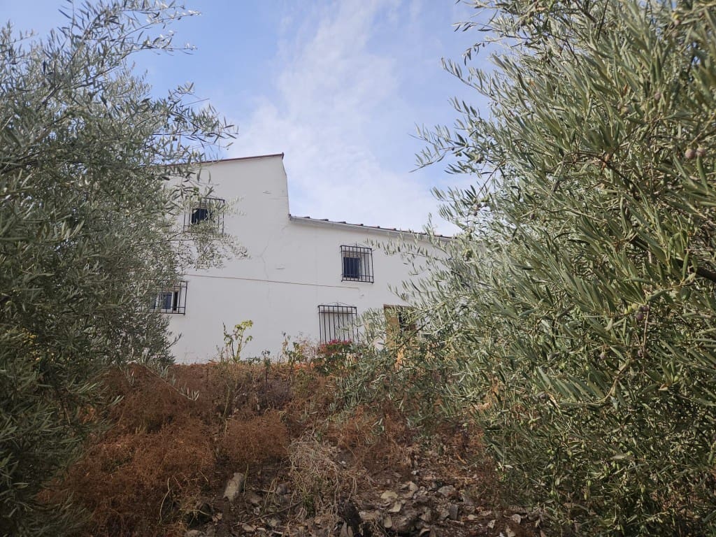 5 soveværelse Finca/Landehus til salg i Cabra med garage - € 99.000 (Ref: 10162096)
