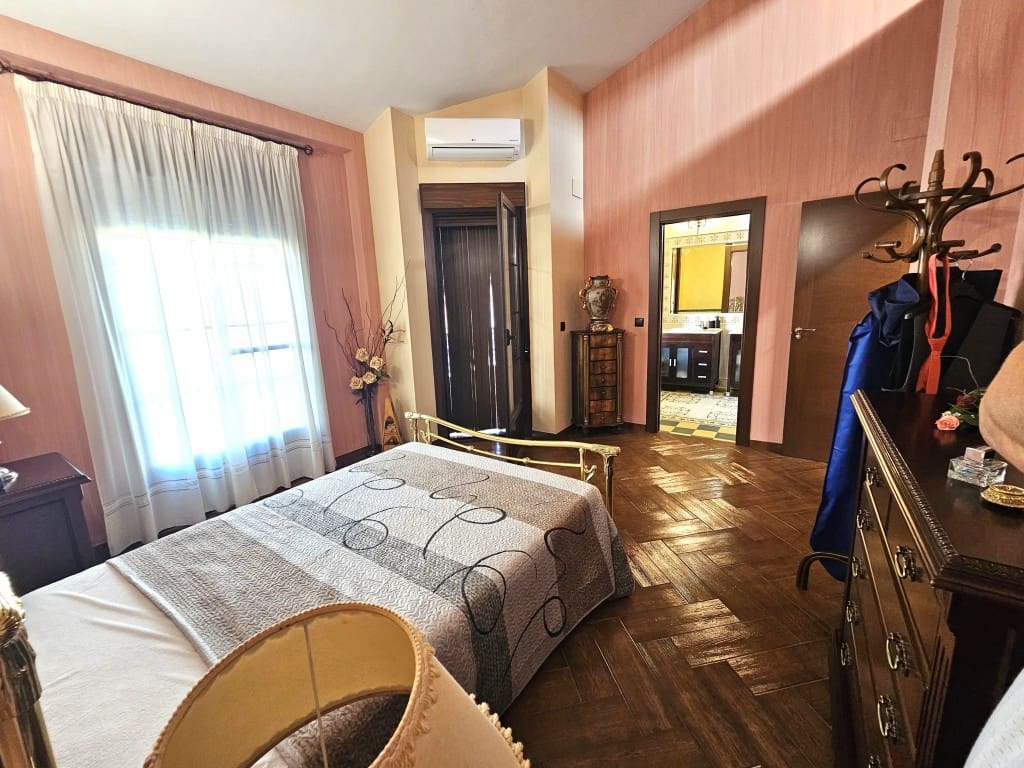 4 soverom Hus til salgs i Luque med garasje - € 249 000 (Ref: 10162389)