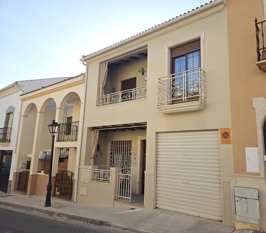 4 soverom Hus til salgs i Luque med garasje - € 249 000 (Ref: 10162389)