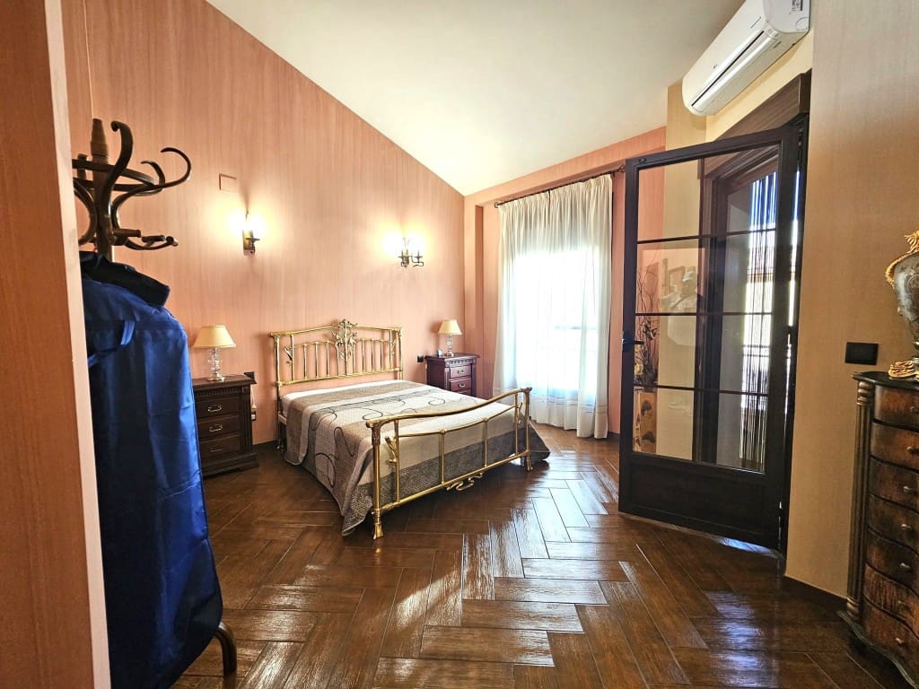 4 soverom Hus til salgs i Luque med garasje - € 249 000 (Ref: 10162389)