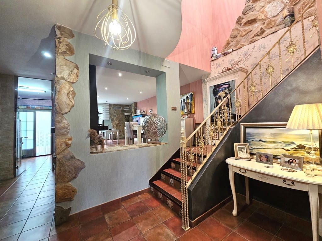 4 soverom Hus til salgs i Luque med garasje - € 249 000 (Ref: 10162389)