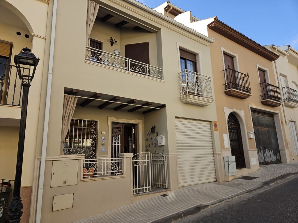 4 soverom Hus til salgs i Luque med garasje - € 249 000 (Ref: 10162389)