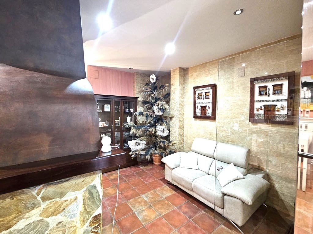 4 soverom Hus til salgs i Luque med garasje - € 249 000 (Ref: 10162389)