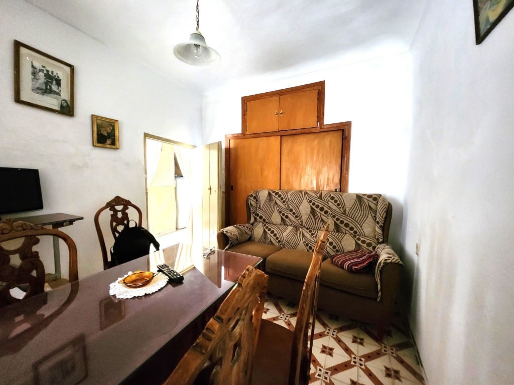 4 bedroom Townhouse for sale in Luque - € 45,000 (Ref: 10181656)