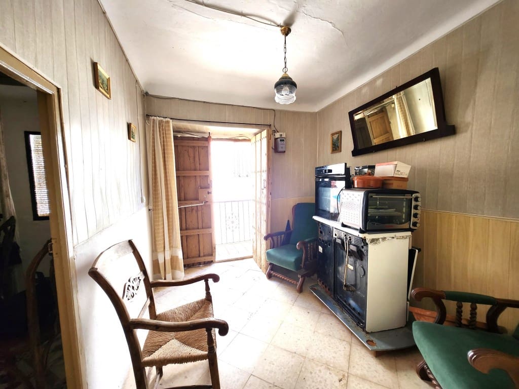 4 bedroom Townhouse for sale in Luque - € 45,000 (Ref: 10181656)