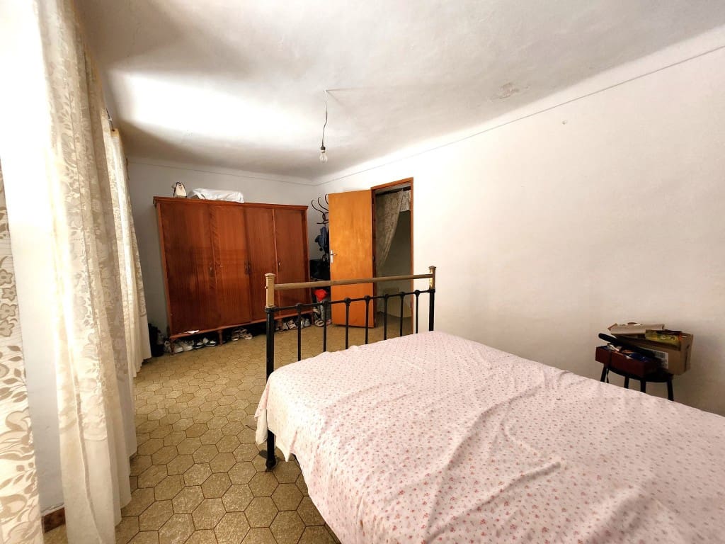 4 bedroom Townhouse for sale in Luque - € 45,000 (Ref: 10181656)