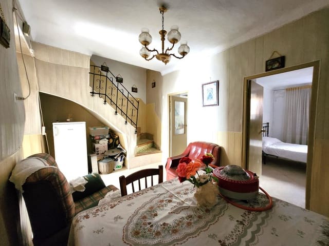 4 bedroom Townhouse for sale in Luque - € 45,000 (Ref: 10181656)