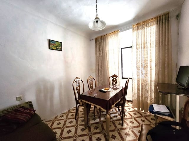 4 bedroom Townhouse for sale in Luque - € 45,000 (Ref: 10181656)