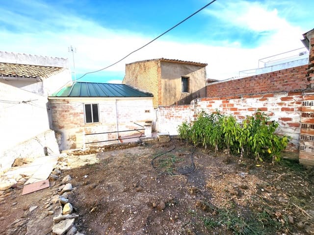 4 bedroom Townhouse for sale in Luque - € 45,000 (Ref: 10181656)