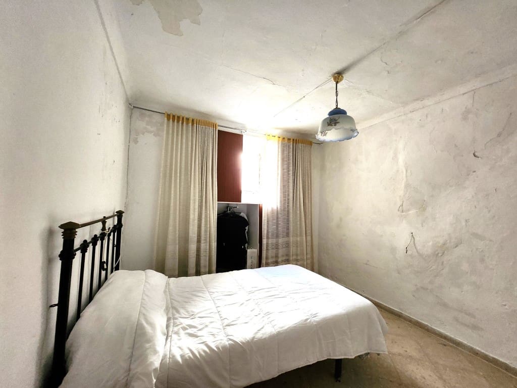 4 bedroom Townhouse for sale in Luque - € 45,000 (Ref: 10181656)