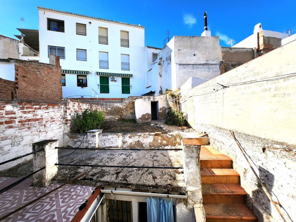 4 bedroom Townhouse for sale in Luque - € 45,000 (Ref: 10181656)