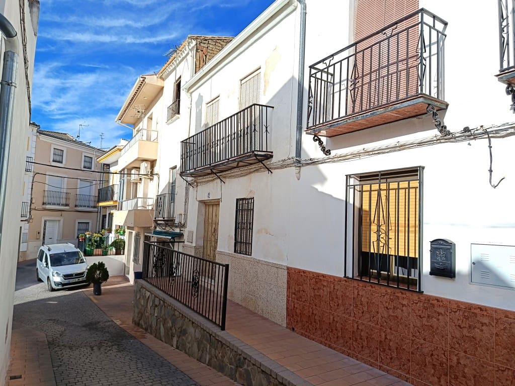 4 bedroom Townhouse for sale in Luque - € 45,000 (Ref: 10181656)