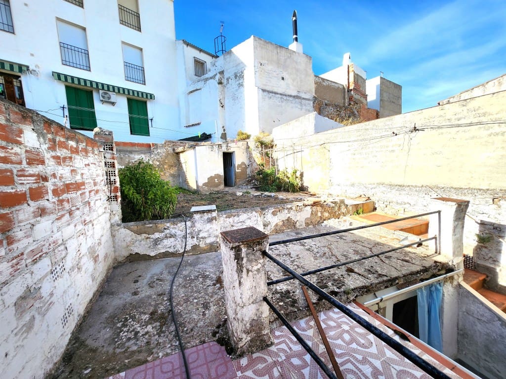 4 bedroom Townhouse for sale in Luque - € 45,000 (Ref: 10181656)