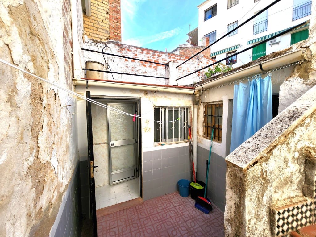 4 bedroom Townhouse for sale in Luque - € 45,000 (Ref: 10181656)