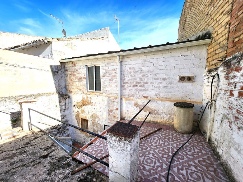 4 bedroom Townhouse for sale in Luque - € 45,000 (Ref: 10181656)