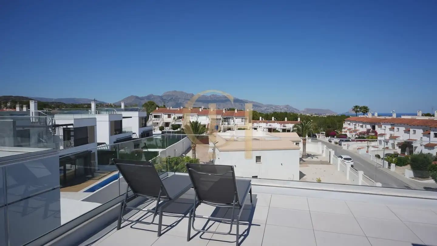 3 quarto Moradia para venda em La Nucia com piscina - 530 000 € (Ref: 10016298)
