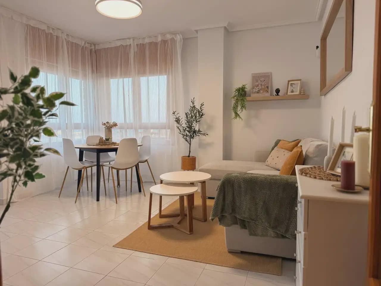 3 bedroom Flat for rent in Torrevieja with garage - € 1,800 (Ref: 10016325)