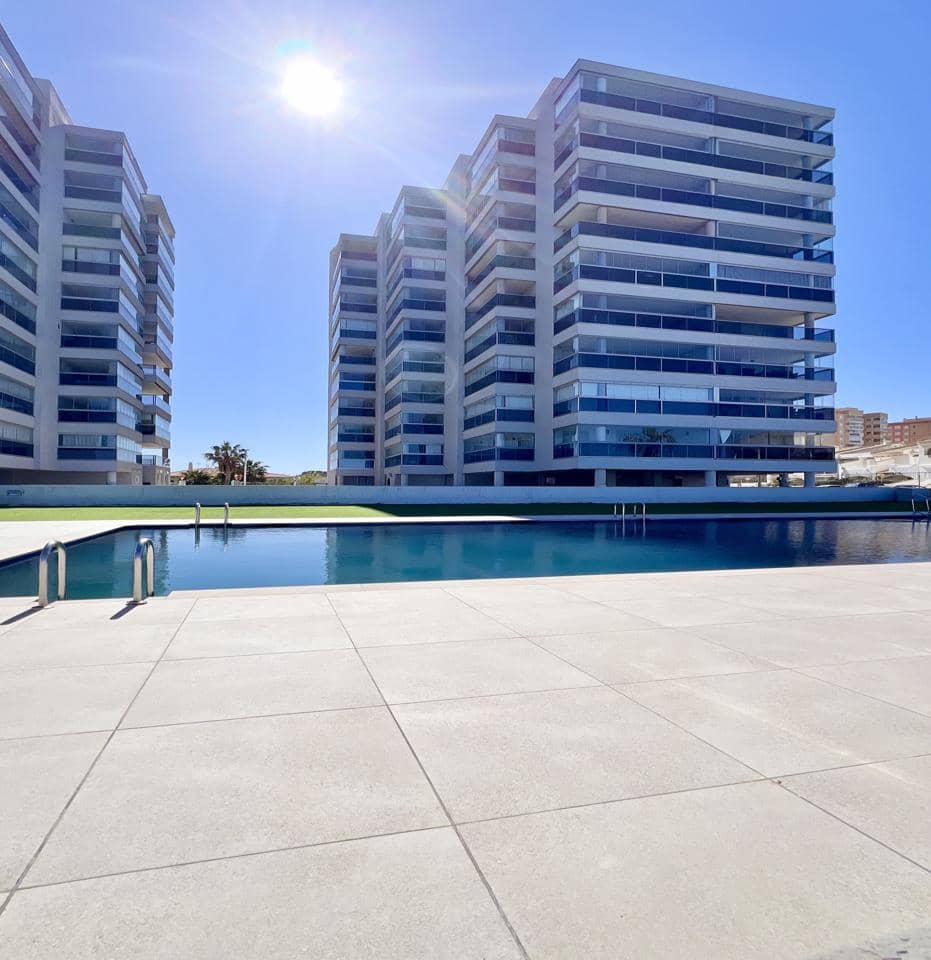1 slaapkamer Flat te koop in La Manga del Mar Menor met zwembad - € 169.900 (Ref: 10011764)