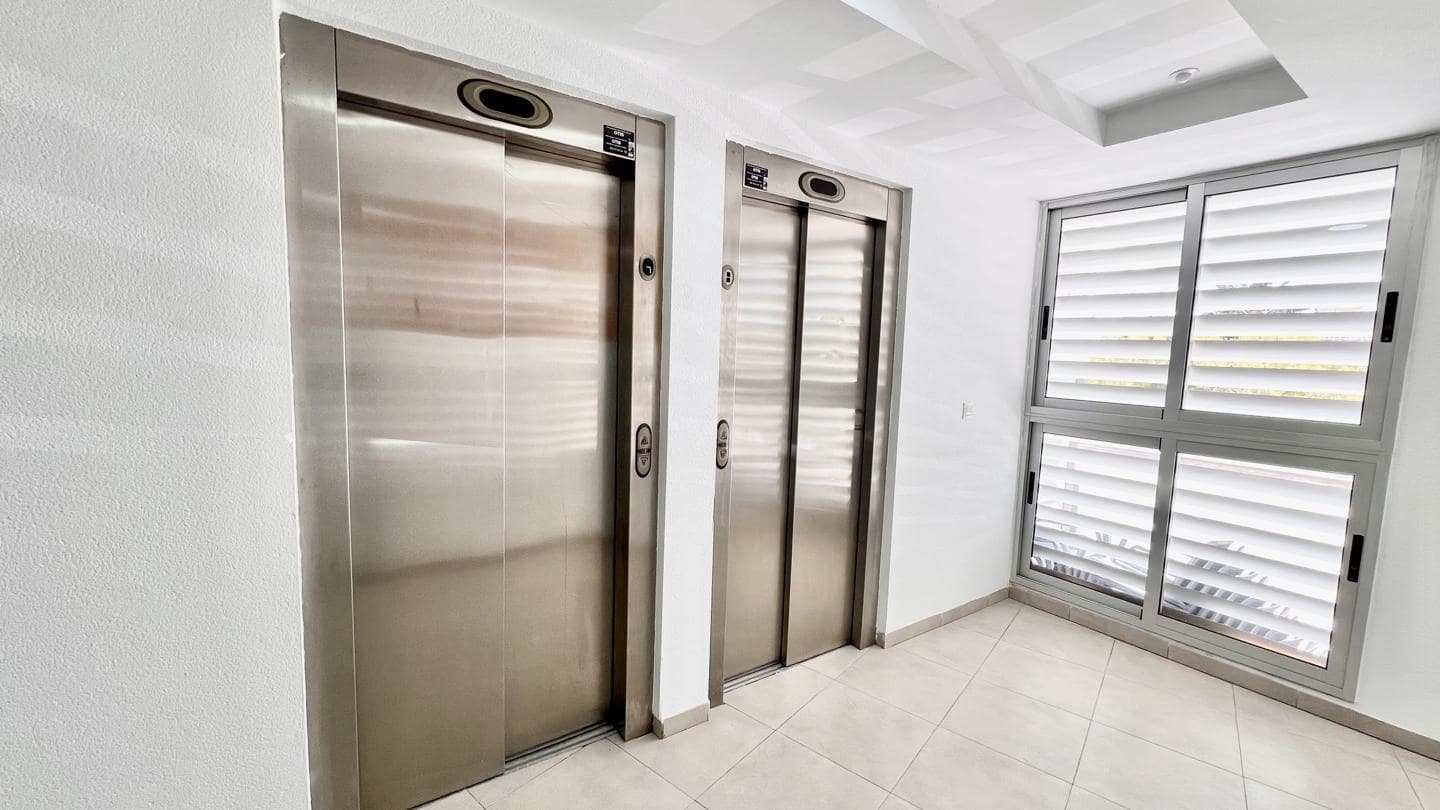 1 slaapkamer Flat te koop in La Manga del Mar Menor met zwembad - € 169.900 (Ref: 10011764)