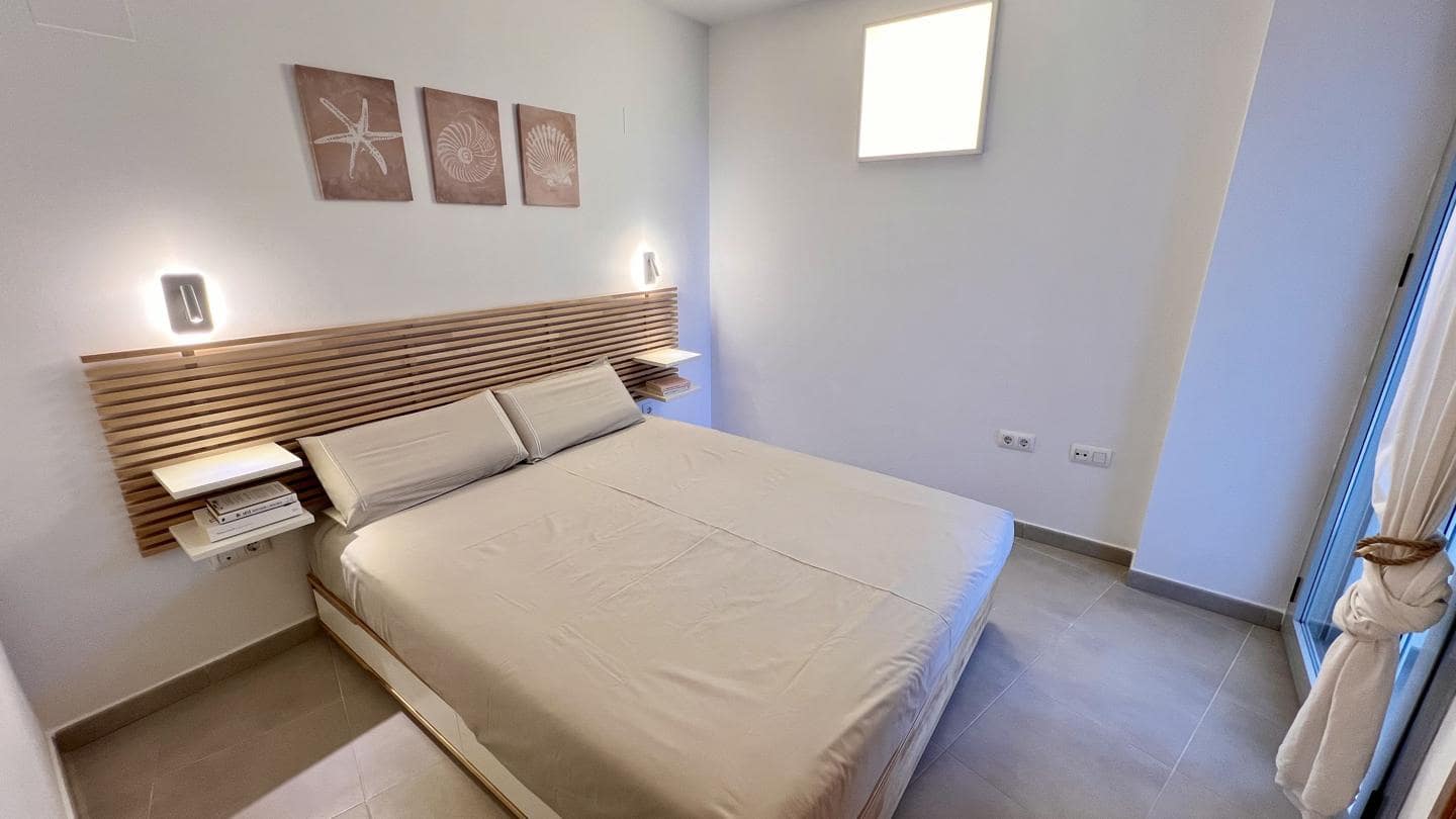 1 slaapkamer Flat te koop in La Manga del Mar Menor met zwembad - € 169.900 (Ref: 10011764)
